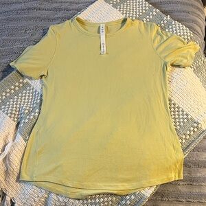 Womens Lululemon short sleeve